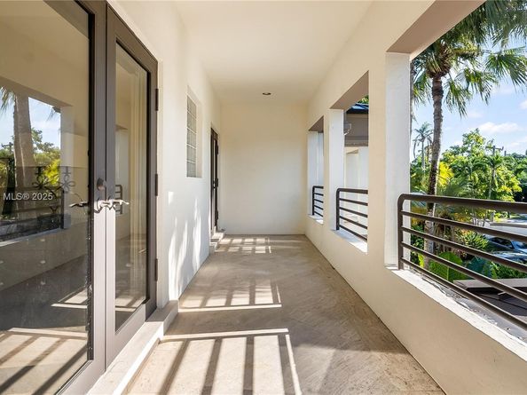 10395 SW 67th Ave, Pinecrest FL 33156