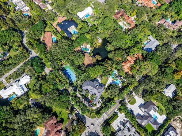 10395 SW 67th Ave, Pinecrest FL 33156