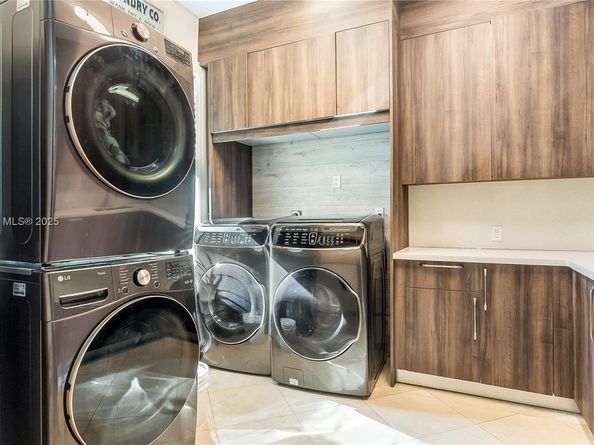 10395 SW 67th Ave, Pinecrest FL 33156