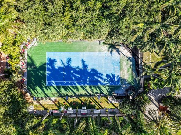 10395 SW 67th Ave, Pinecrest FL 33156