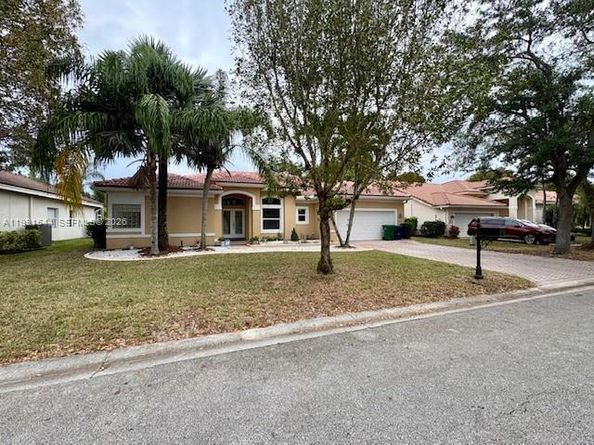 10261 NW 54th Pl, Coral Springs FL 33076