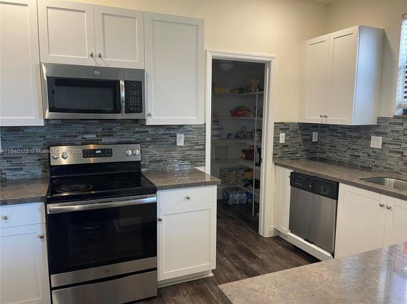 2502 NE 1st St, Homestead FL 33033