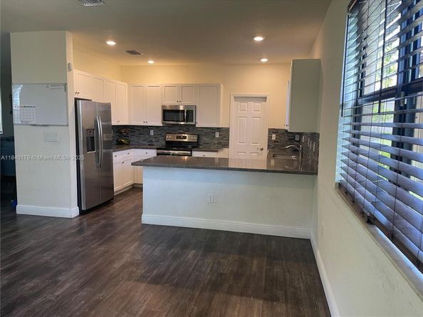 2502 NE 1st St, Homestead FL 33033