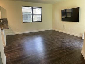 2502 NE 1st St, Homestead FL 33033