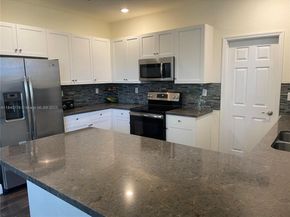 2502 NE 1st St, Homestead FL 33033