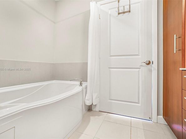 1945 S Ocean Dr 901, Hallandale Beach FL 33009