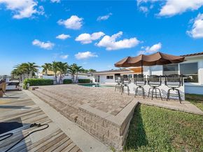 800 SE 3rd Ter, Pompano Beach FL 33060