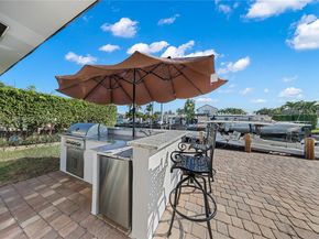 800 SE 3rd Ter, Pompano Beach FL 33060