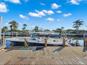 800 SE 3rd Ter, Pompano Beach FL 33060