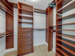 800 SE 3rd Ter, Pompano Beach FL 33060