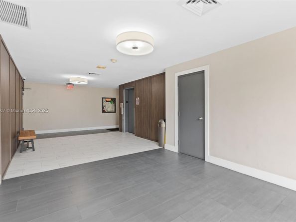 18021 Biscayne Blvd 1003, Aventura FL 33160