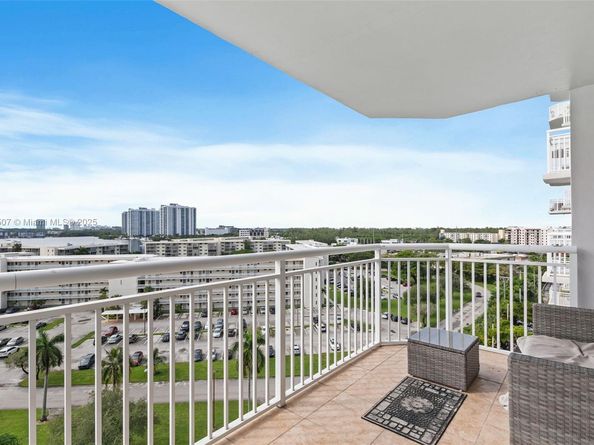 18021 Biscayne Blvd 1003, Aventura FL 33160