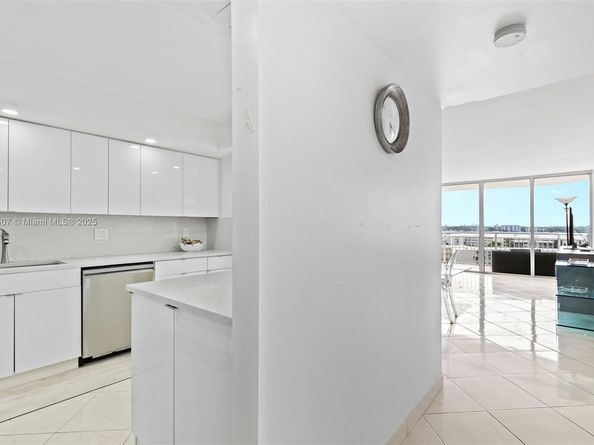 18021 Biscayne Blvd 1003, Aventura FL 33160