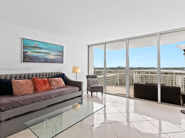 18021 Biscayne Blvd 1003, Aventura FL 33160