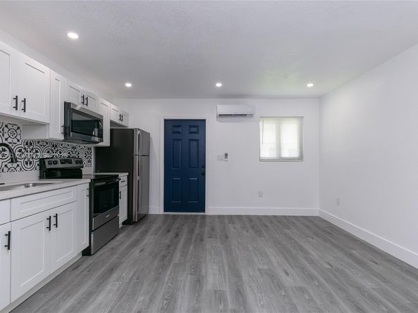 6125 SW 40th Ct, Miramar FL 33023