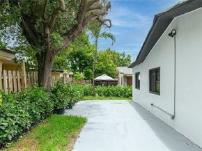 6125 SW 40th Ct, Miramar FL 33023