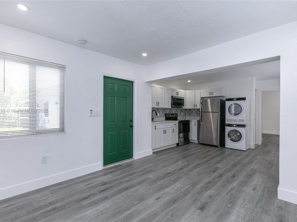 6125 SW 40th Ct, Miramar FL 33023