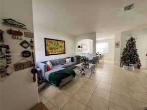 11028 NW 87th Ln, Doral FL 33178