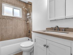8310 NW 26th St, Sunrise FL 33322