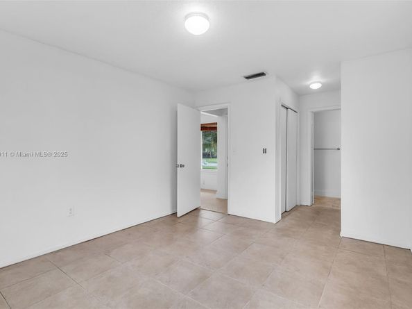 8310 NW 26th St, Sunrise FL 33322