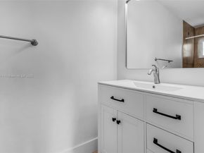 8310 NW 26th St, Sunrise FL 33322