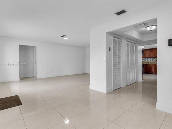 8310 NW 26th St, Sunrise FL 33322
