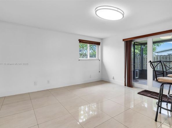 8310 NW 26th St, Sunrise FL 33322