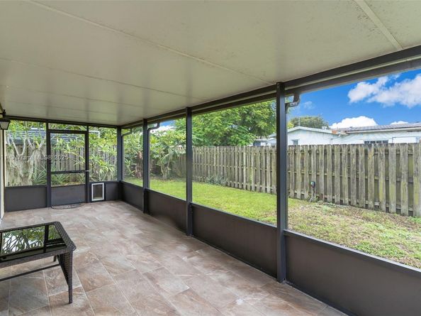 8310 NW 26th St, Sunrise FL 33322