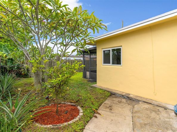 8310 NW 26th St, Sunrise FL 33322