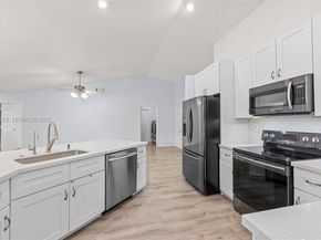 5197 NW 58th Ter, Coral Springs FL 33067