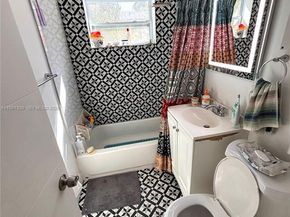 450 NE 155th Ter, Miami FL 33162