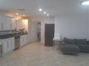 804 NE 2nd St, Hallandale Beach FL 33009