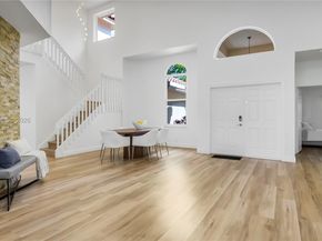 637 Lake Blvd, Weston FL 33326