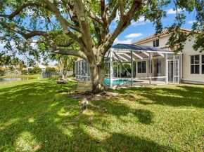 637 Lake Blvd, Weston FL 33326