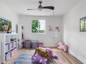 637 Lake Blvd, Weston FL 33326