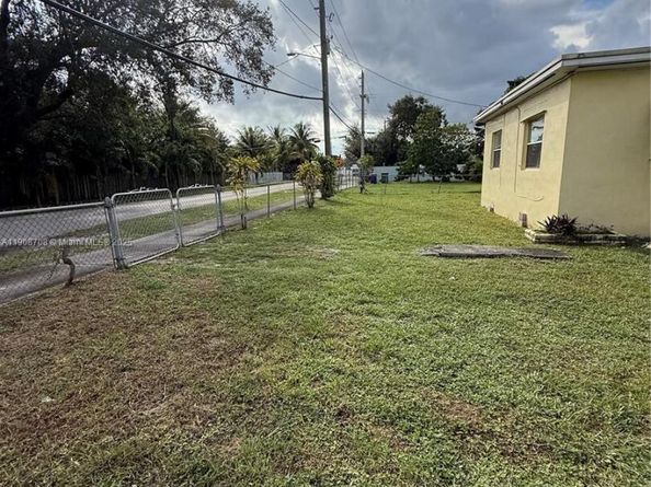 9900 NW 25th Ave, Miami FL 33147