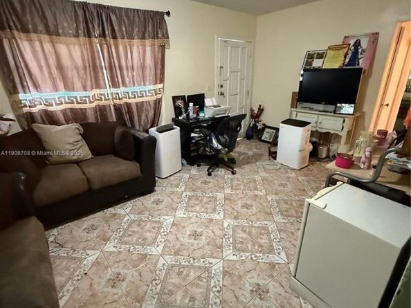 9900 NW 25th Ave, Miami FL 33147