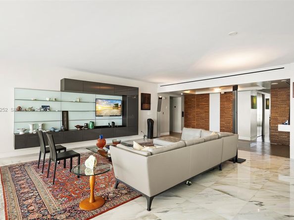 1643 Brickell Ave 2304, Miami FL 33129