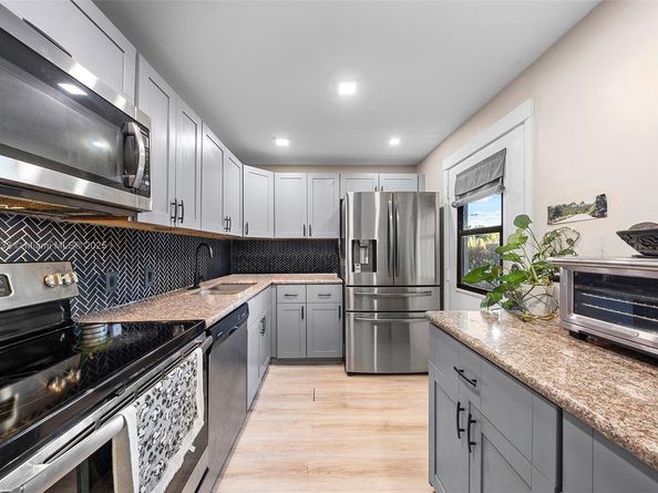 3401 N Country Club Dr 105, Aventura FL 33180