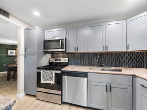 3401 N Country Club Dr 105, Aventura FL 33180