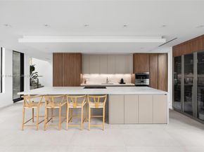 5630 Pine Tree Dr, Miami Beach FL 33140