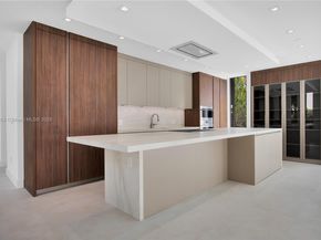 5630 Pine Tree Dr, Miami Beach FL 33140