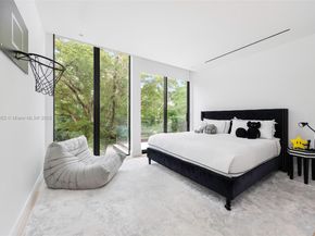 5630 Pine Tree Dr, Miami Beach FL 33140