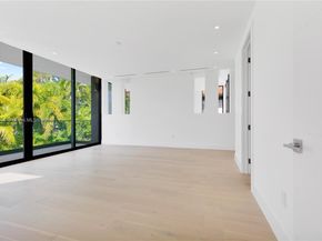 5630 Pine Tree Dr, Miami Beach FL 33140