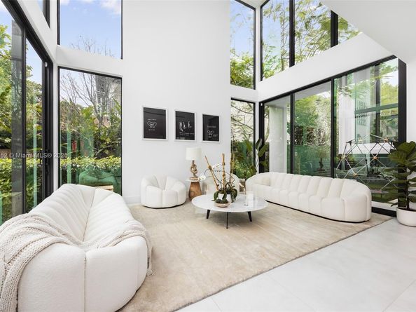 5630 Pine Tree Dr, Miami Beach FL 33140