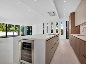5630 Pine Tree Dr, Miami Beach FL 33140