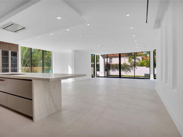 5630 Pine Tree Dr, Miami Beach FL 33140