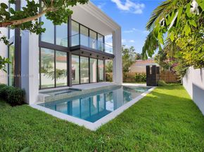 5630 Pine Tree Dr, Miami Beach FL 33140