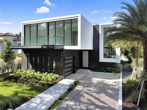 5630 Pine Tree Dr, Miami Beach FL 33140