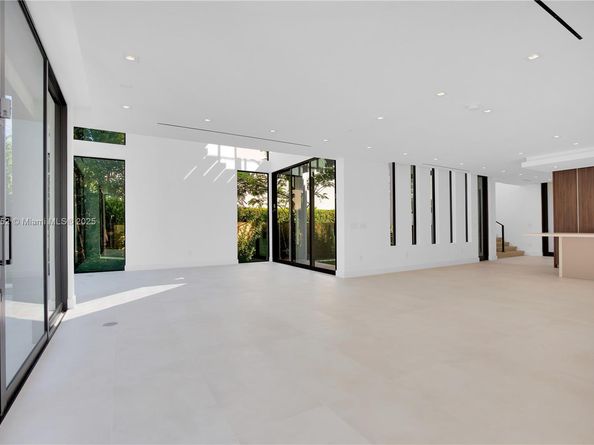 5630 Pine Tree Dr, Miami Beach FL 33140